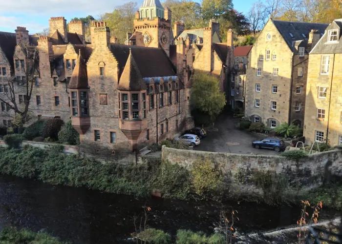 Dean Village Cottage